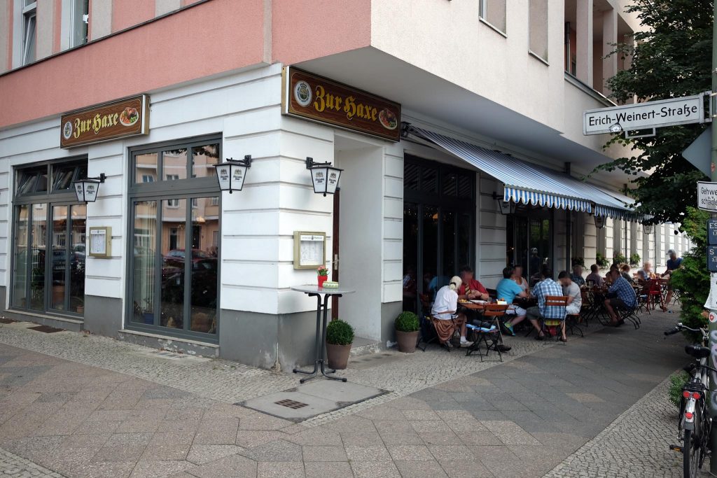 people near the restaurant